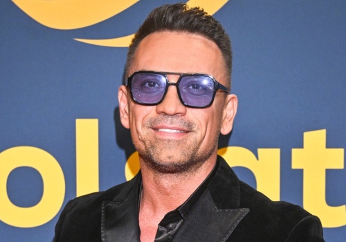 Aleksander Mackiewicz poza planem 