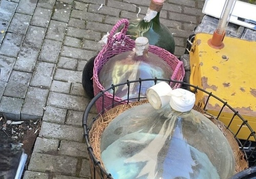 41-latek nielegalnie produkował alkohol