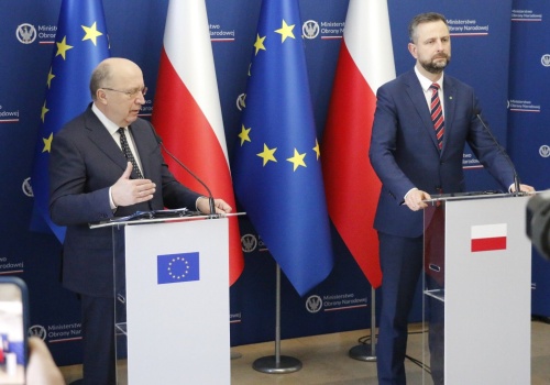 Unijny komisarz: jestem zaskoczony polską dyskusją o SAFE