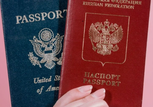 Dlaczego paszporty mają różne kolory? Co oznaczają: czerwony, zielony, niebieski i czarny