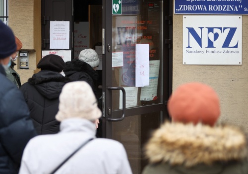 Eksperci z SGH: system ochrony zdrowia zbliża się do ściany. Desperackie próby oszczędności?