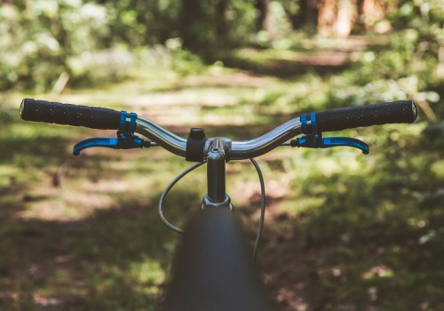 Czas na rower! Przygotuj sprzęt i w drogę!