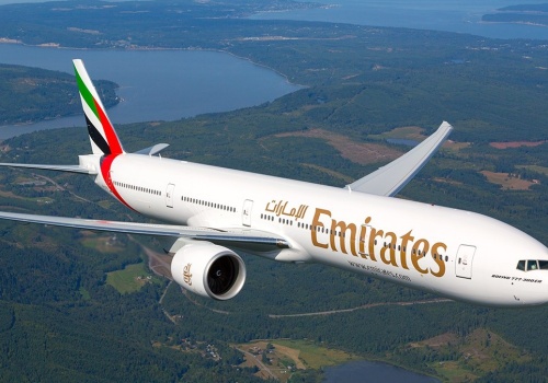 Polacy lądują w kraju. Szejkowie powoli wznawiają loty