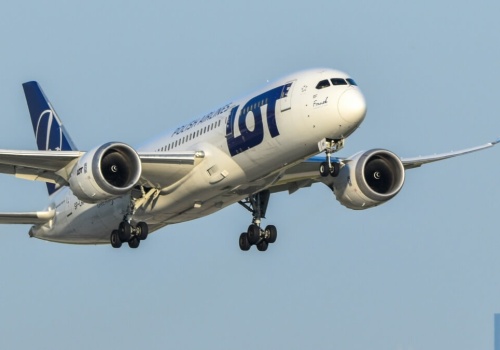 Wi-Fi na pokładzie Boeing 787 Dreamliner. LOT podał cenę