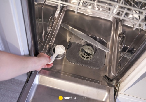 Detergent do zmywarki za grosze. Zrobisz samodzielnie z czterech składników