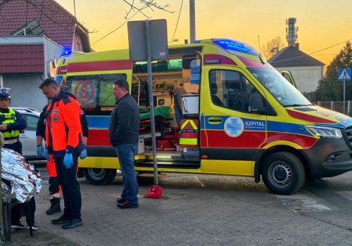 Straciła zęby na przejściu. Sprawczyni była u fryzjera (ZDJĘCIA)