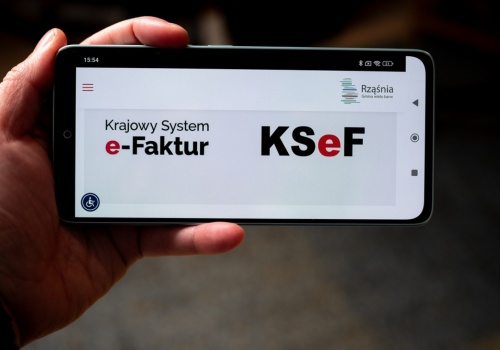 System się nie zawalił, ale problemy pozostały. Przedsiębiorcy po starcie KSeF