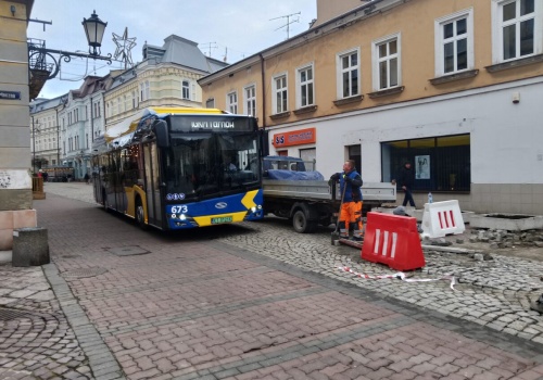 Elektryczny autobus pojedzie ul. Wałową?