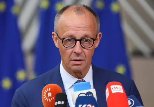 18-latek ścigany za transparent z hasłem skierowanym do kanclerza Niemiec