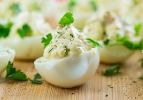 Na Wielkanoc robię takie jajka. Są smaczne, lekkie i przyjemnie chrupią