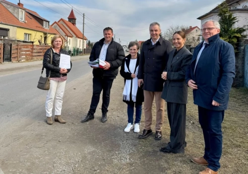 Będzie bezpieczniej dla pieszych. Nowa inwestycja przy drodze powiatowej