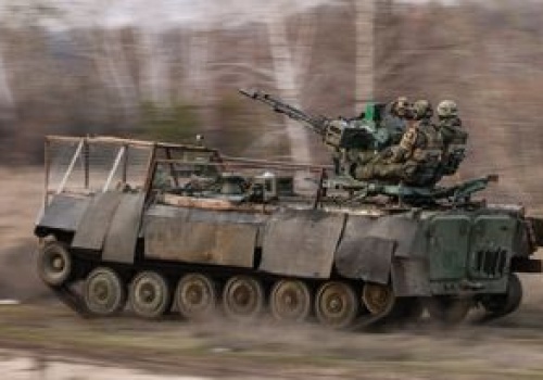 Zełenski ostrzega: Rosja szykuje się do ofensywy