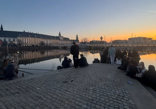 Wrocławianie ruszyli na Wyspę Słodową. Studenci witają wiosnę