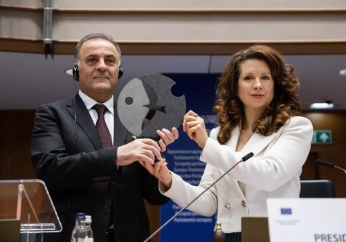 Bruksela. Nagroda im. P. Adamowicza dla Ekrema Imamoğlu, więzionego burmistrza Stambułu