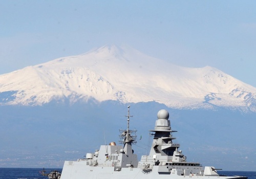 Włoska fregata płynie w kierunku Cypru. Odpowiedź na atak dronowy Iranu