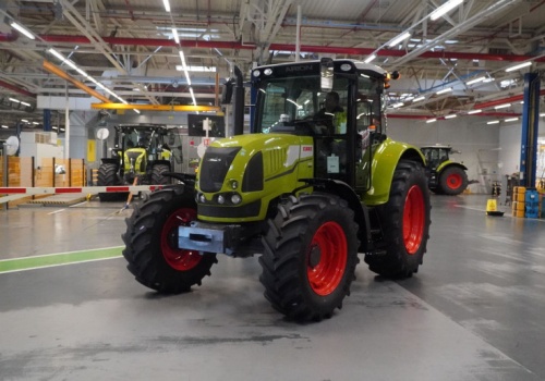Od Renault do najnowszego Claasa Axion 9. Odwiedziliśmy fabrykę ciągników w Le Mans