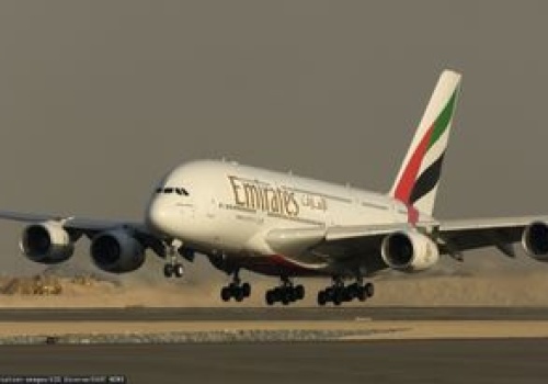 Eksplozja nad lotniskiem w Dubaju. Loty wstrzymane