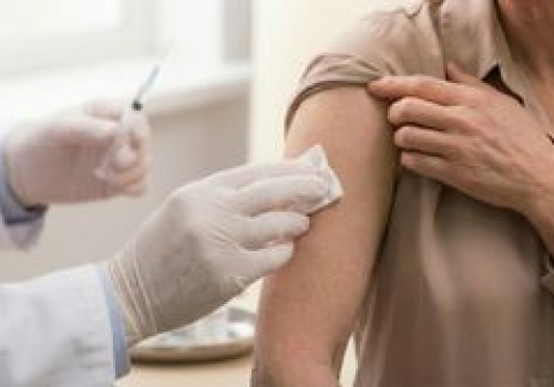 Półpasiec groźny zwłaszcza dla seniorów. Może prowadzić do uszkodzenia wzroku, słuchu i udaru mózgu