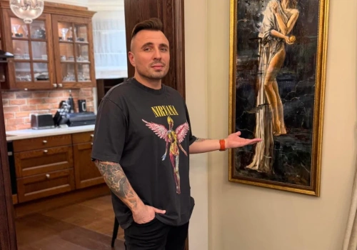 Czadoman w stroju szejka zachęca fanów do słodkich nagród