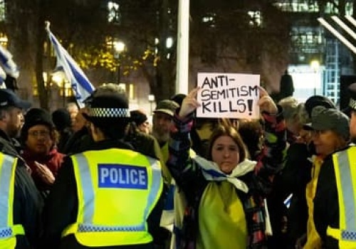 Przemoc motywowana antysemityzmem rośnie na całym świecie. Dlaczego?