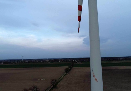 Wypadek na budowie farmy wiatrowej. Wezwano śmigłowiec LPR