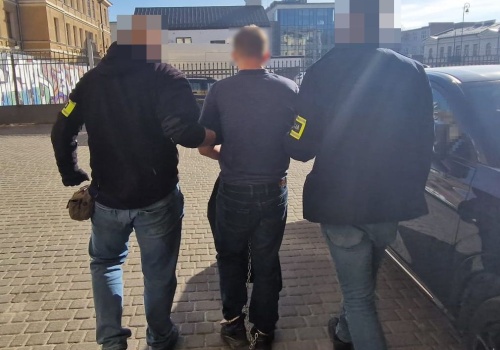 Zaatakował ojca nożem i chciał wysadzić blok w powietrze. Jest areszt dla 40-latka z Lublina