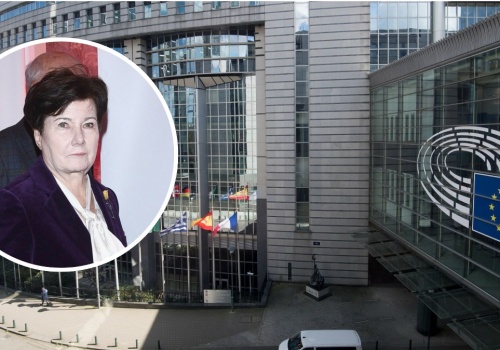 Gronkiewicz-Waltz namawia do pracy w Brukseli. Wiadomo, ile płacą