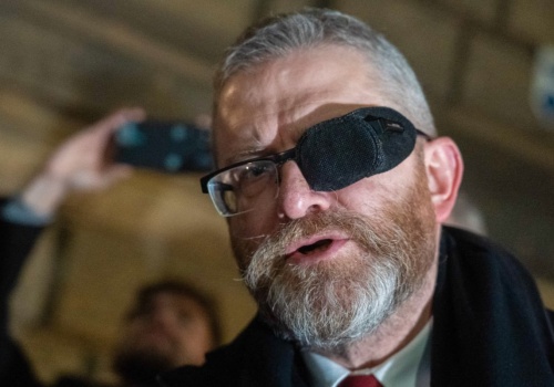 Grzegorz Braun odwiedził ambasadę Iranu. 