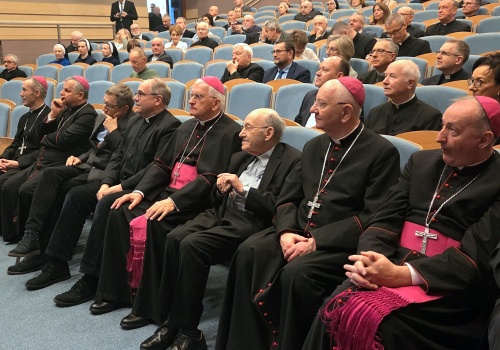 ‘To kapłan i naukowiec budujący pomost między wiarą, a nauką’ – w Tarnowie uczczono 90. urodziny ks. prof. Michała Hellera