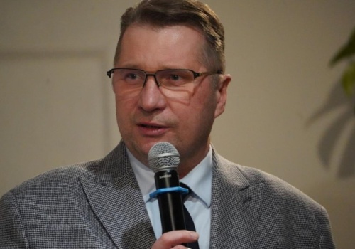 Przemysław Czarnek kandydatem PiS, w sieci wrze. 