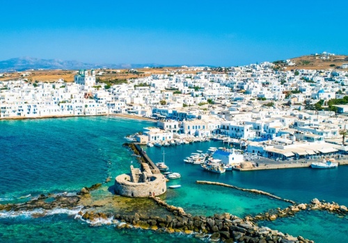 Zapomnij o Santorini! Ta niedoceniana wyspa jest równie piękna, a tańsza i spokojniejsza