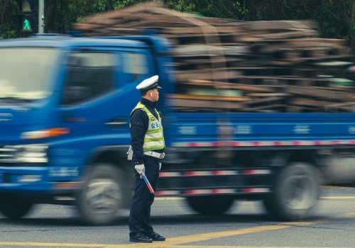 Nie tylko kierowcy i mundurowi. Oto najbardziej perspektywiczne zawody w Polsce
