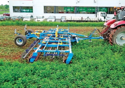 Wał tnący od Farmet. Jaka szerokość robocza maszyny?