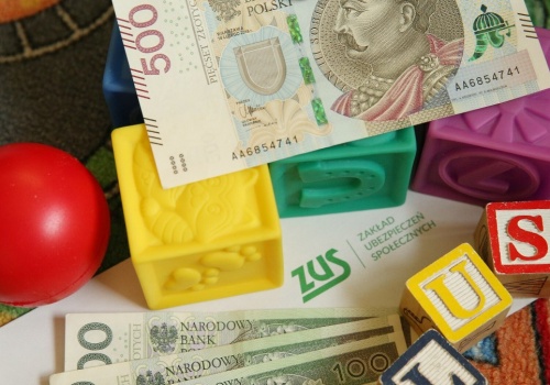 ZUS ma swoje terminy. W tych dniach wypłacają 800 plus