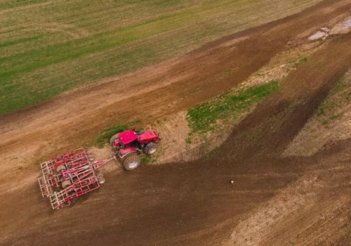 Jak przepisać dzierżawę z KOWR na syna? Sprawdź, kiedy to możliwe