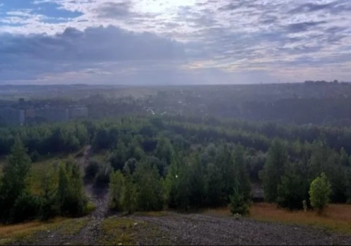 Hałda w Kostuchnie po raz kolejny wystawiona na sprzedaż. Cena wywoławcza jest coraz niższa