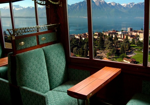 W tym pociągu poczujesz się jak w filmie. Luksus i widoki. Musisz nim pojechać choć raz w życiu