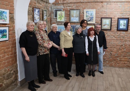 „Ósemka” spotyka się od ośmiu lat. Grupa artystów z Polski, Czech i Słowacji pokazała swoje obrazy w Domu Narodowym