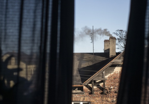 Sprawdzają piece i opał w domach. Trwają kontrole w Chojnicach