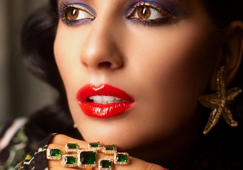 Od „linii smukłej” do siły charakteru: Portret kobiety wczoraj i dziś