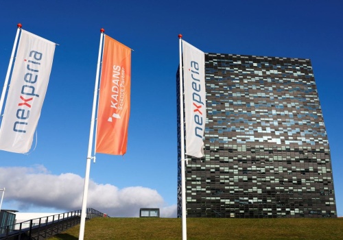 Jedna firma może zatrzymać fabryki aut. Chiny straszą globalnym kryzysem. I oskarżają Holandię