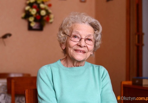 Jak obchodzono Dzień Kobiet 67 lat temu? Opowieści o rajstopach i goździkach