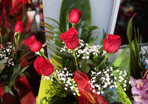 Jakie kwiaty na Dzień Kobiet wybierają kieleccy panowie?