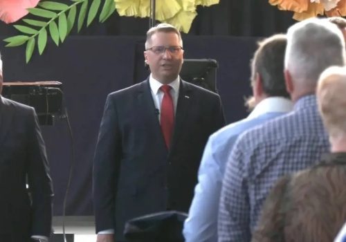 Dzień Kobiet 2026. Przemysław Czarnek z życzeniami dla pań. 