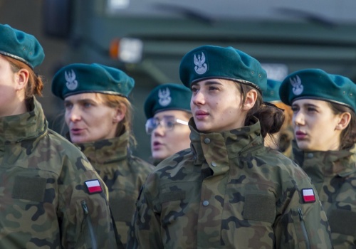 Proponuje kwalifikację wojskową po nowemu. Domaga się obowiązku dla kobiet