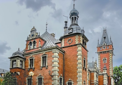 Rezydencja Ballestremów na Śląsku. Pałac z przemysłową przeszłością