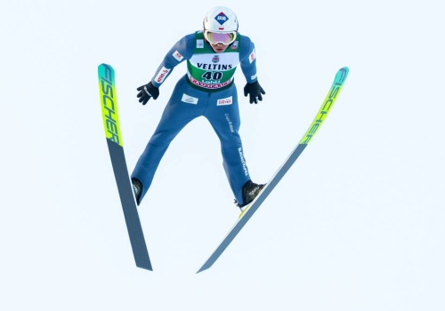 Pierwsze podium od 12 lat! Co za konkurs skoczków w Lahti