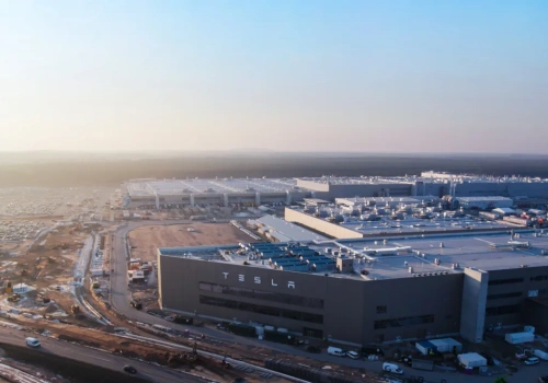 Przetasowania w koszykach emisyjnych. Tesla traci część partnerów. W tle 2 mld USD