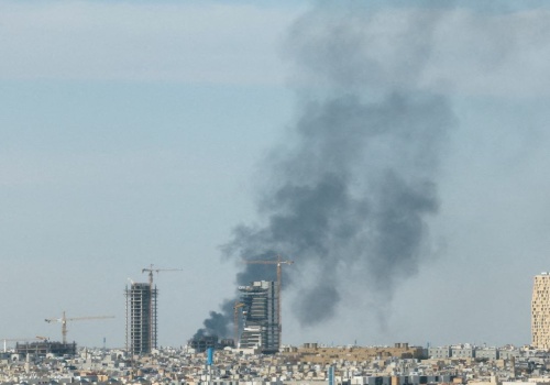 Pocisk spadł na budynek mieszkalny w Arabii Saudyjskiej. Nie żyją dwie osoby, 12 jest rannych