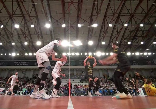 Siatkarze Bogdanki górą w hicie! Drugie miejsce Projektu zagrożone